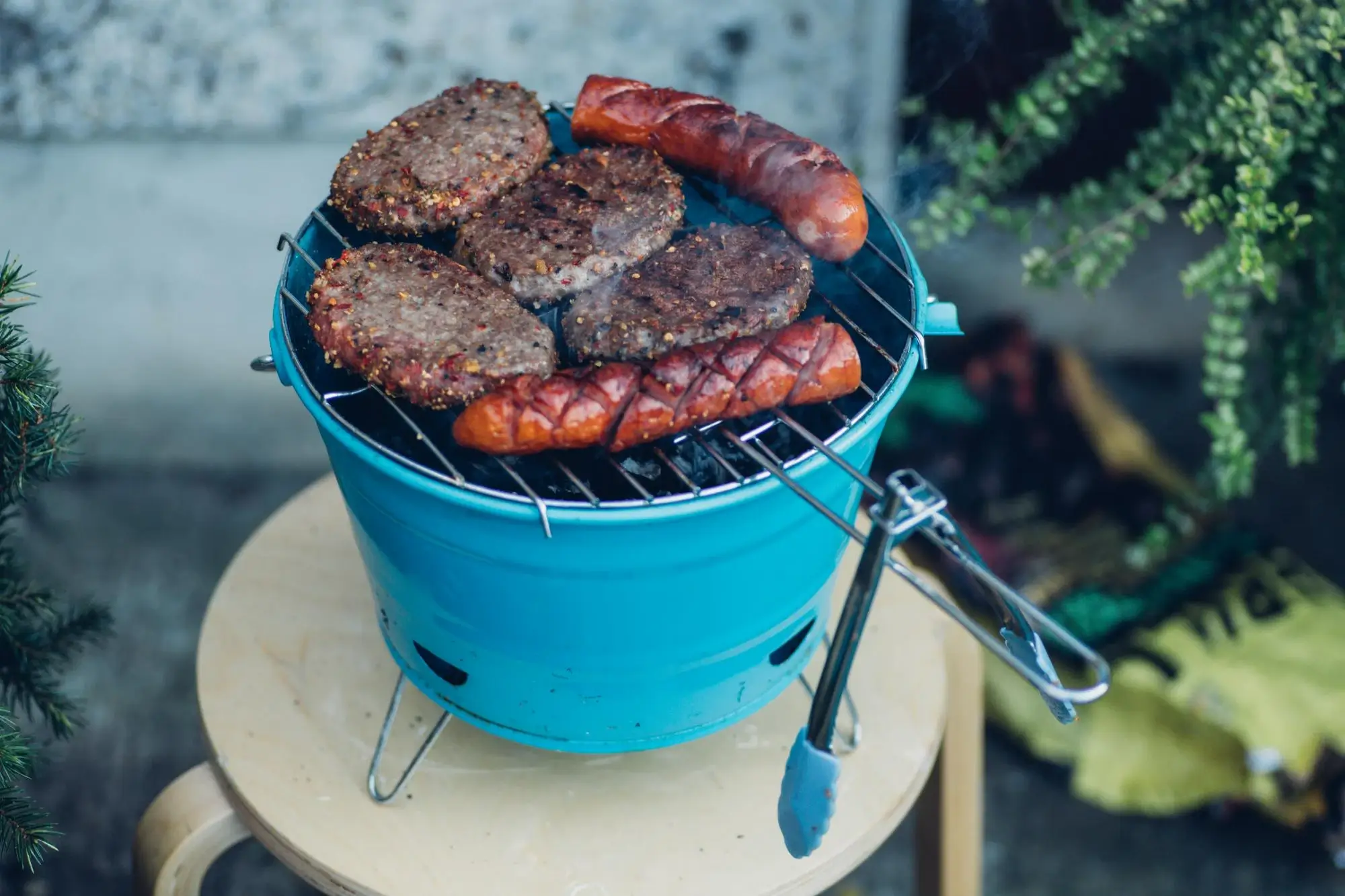 Preparando um Churrasco no balde.